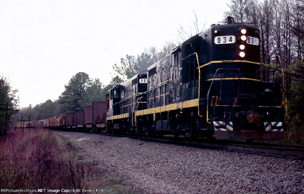 Seaboard Coast Line GP7 #834 leading the Ideal Turn 